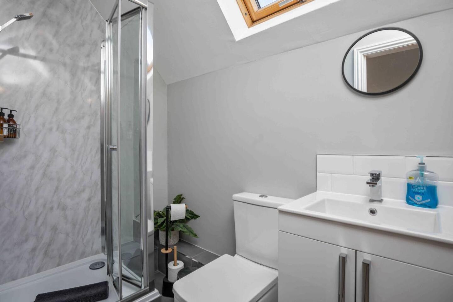 Stylish & Spacious 3 Bed Apartment With Parking Sheffield Eksteriør billede