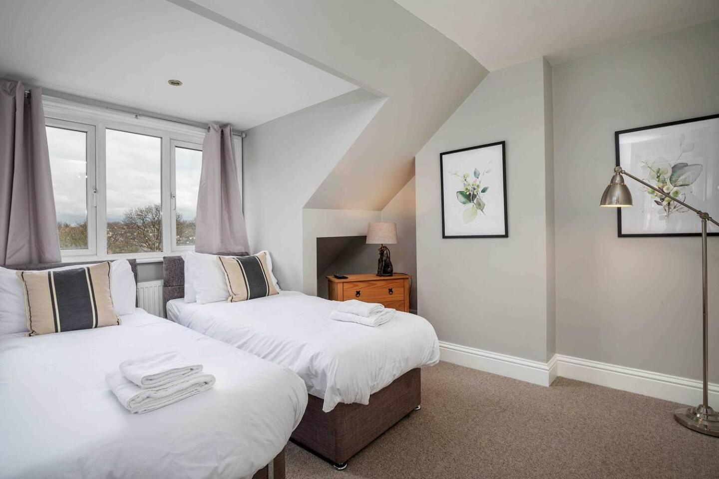 Stylish & Spacious 3 Bed Apartment With Parking Sheffield Eksteriør billede