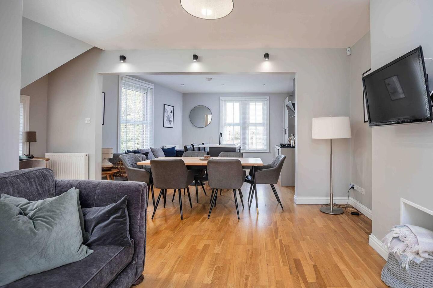 Stylish & Spacious 3 Bed Apartment With Parking Sheffield Eksteriør billede