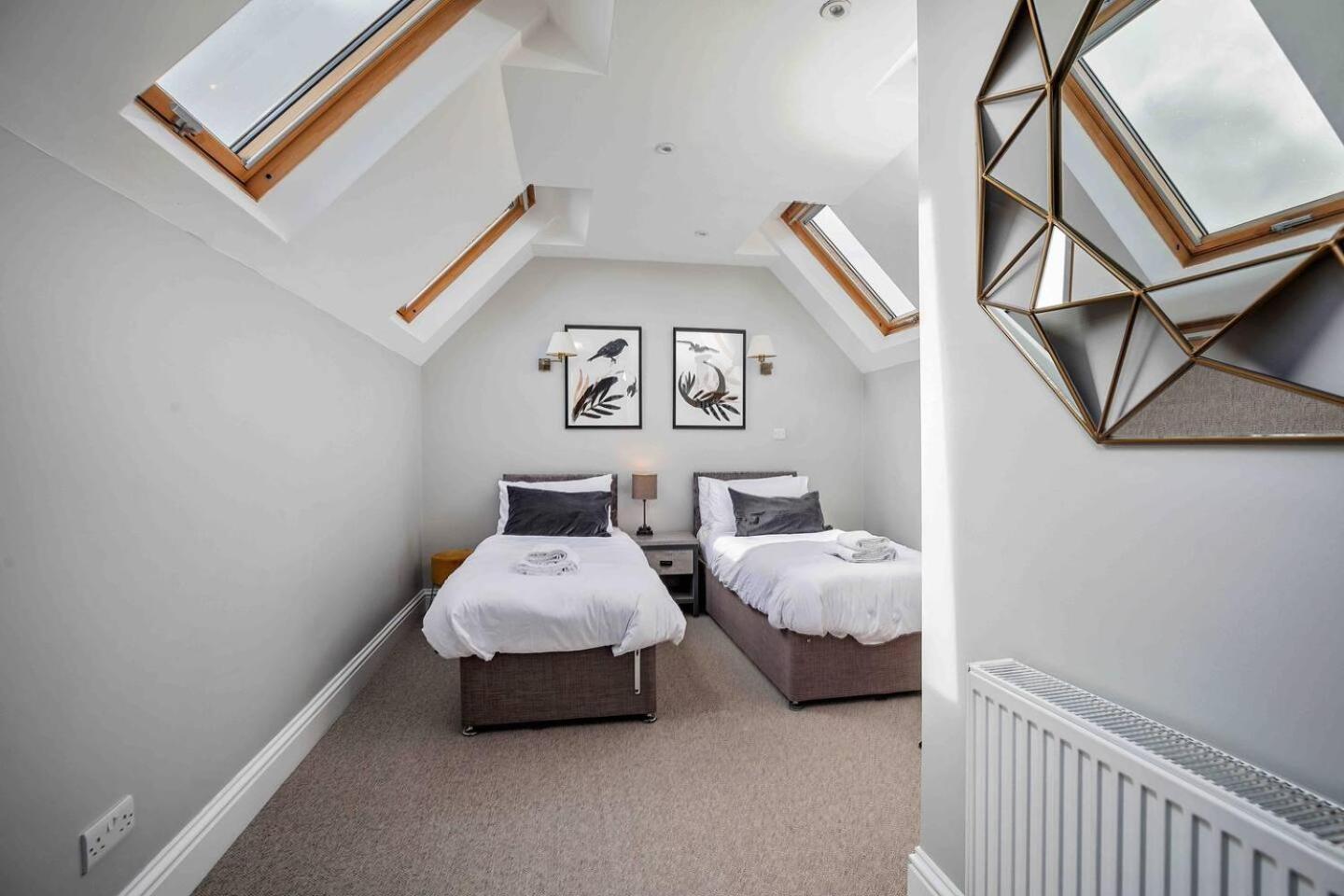 Stylish & Spacious 3 Bed Apartment With Parking Sheffield Eksteriør billede