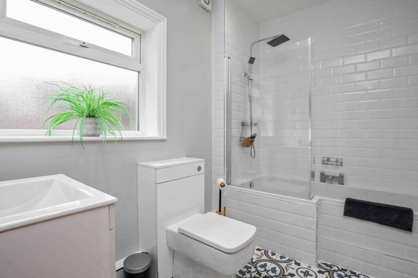 Stylish & Spacious 3 Bed Apartment With Parking Sheffield Eksteriør billede
