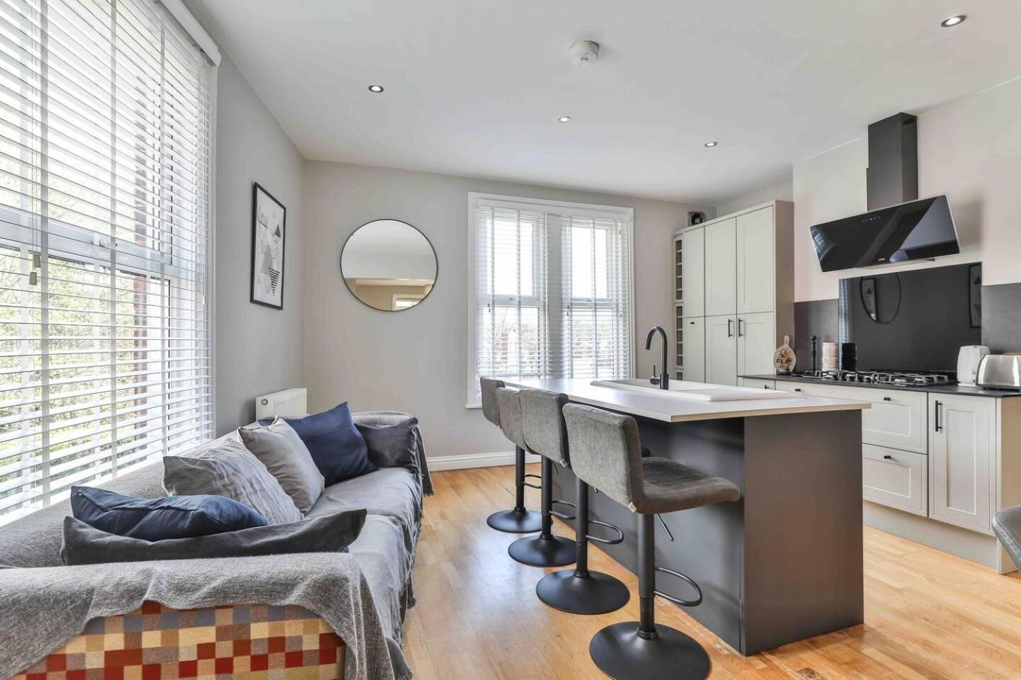 Stylish & Spacious 3 Bed Apartment With Parking Sheffield Eksteriør billede