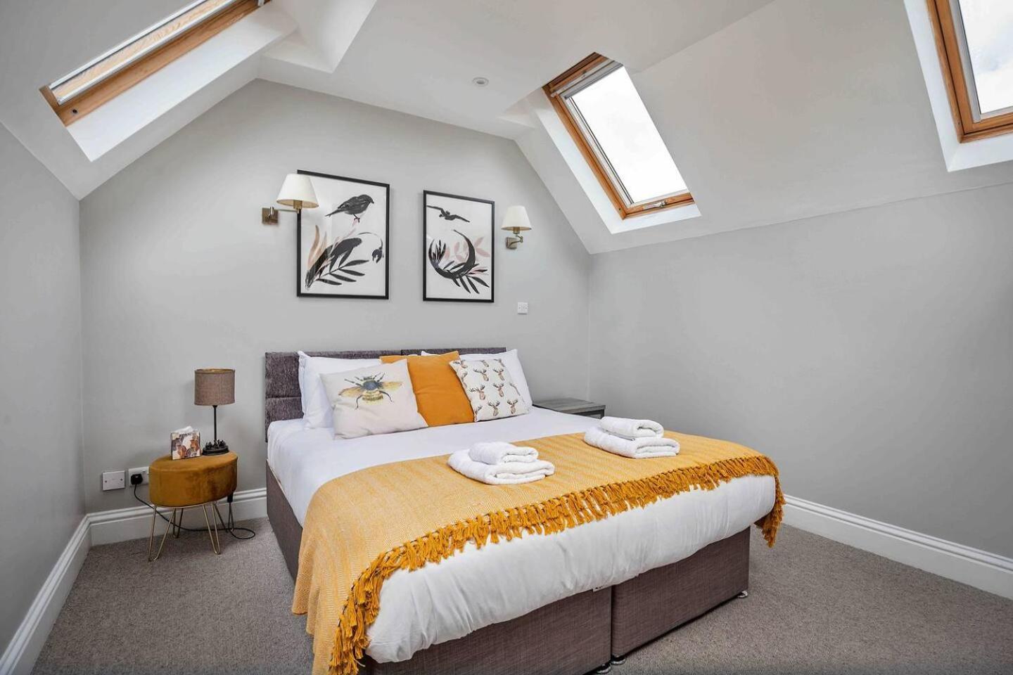 Stylish & Spacious 3 Bed Apartment With Parking Sheffield Eksteriør billede