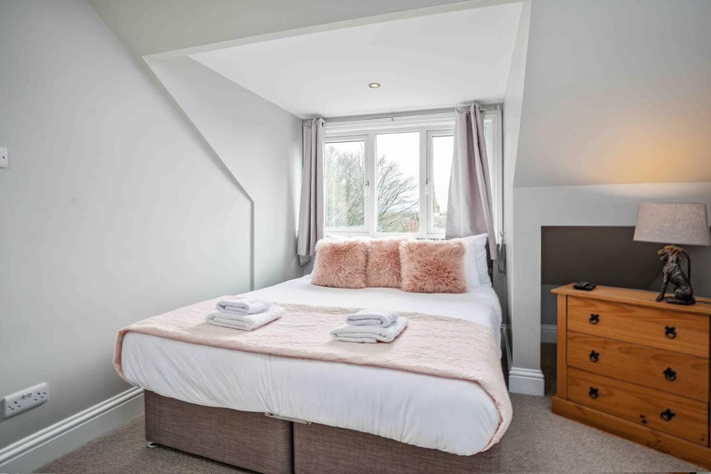 Stylish & Spacious 3 Bed Apartment With Parking Sheffield Eksteriør billede