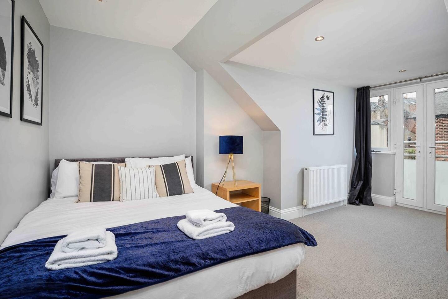 Stylish & Spacious 3 Bed Apartment With Parking Sheffield Eksteriør billede