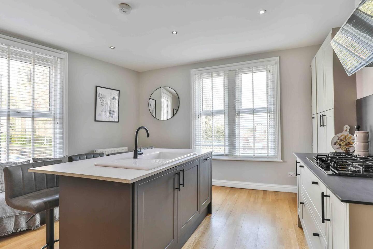 Stylish & Spacious 3 Bed Apartment With Parking Sheffield Eksteriør billede